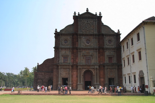 Basilica of Bom Jesus, final resting place of legendary Jesuit missionary Francis Xavier, who worked in Goa and achieved sainthood after his death.  Picture credit to "eagersnap.blogspot.com"